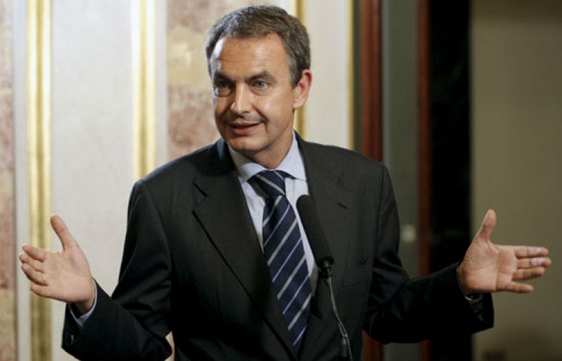 Zapatero da "razones objetivas" a Sarkozy para que España esté en la cumbre