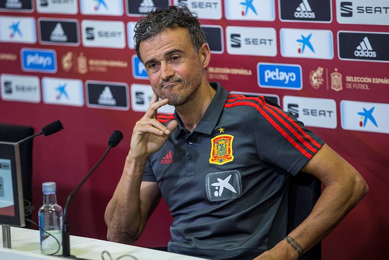 Luis Enrique: "El jugador debe saber que en su club puede jugar diferente a la selección"