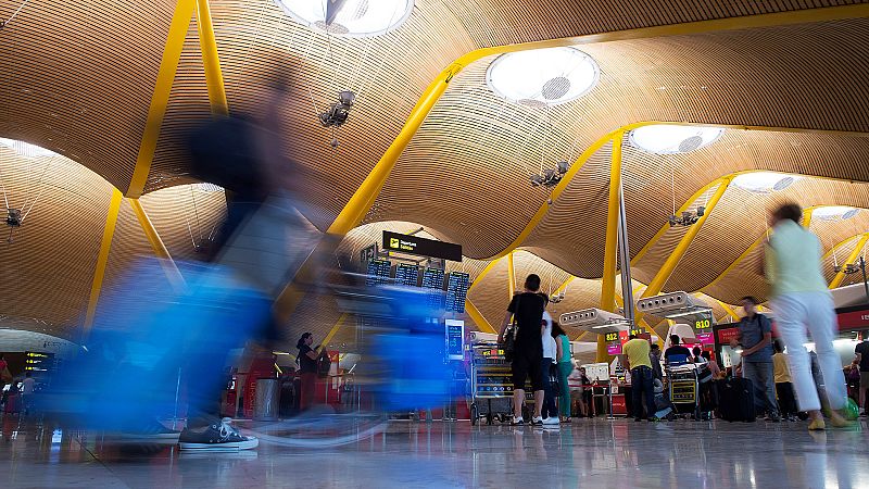 Detenido un hombre en el aeropuerto de Barajas acusado de matar a su pareja en Almería