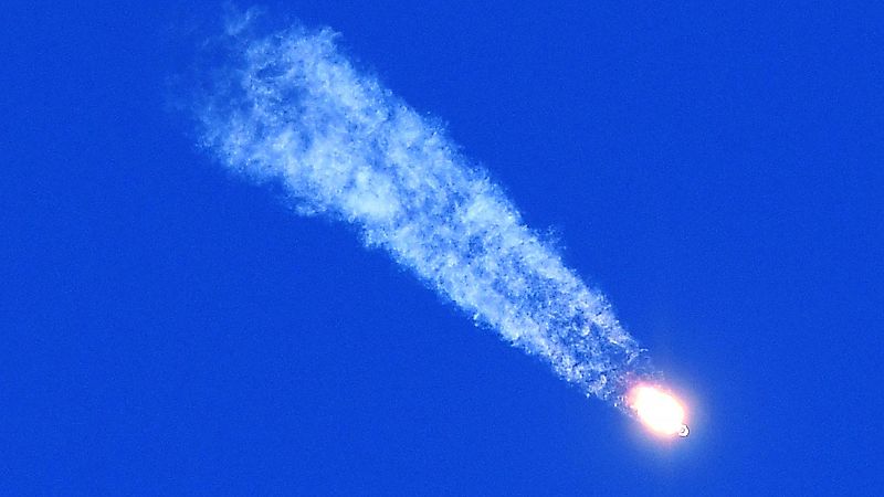 Un fallo del motor en el cohete Soyuz después del despegue obliga a la tripulación a realizar un aterrizaje de emergencia