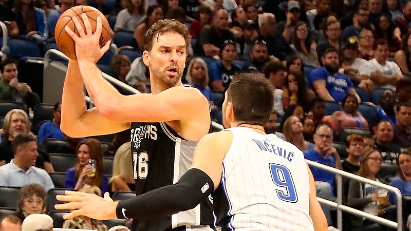 Pau Gasol y Willy Hernangómez destacan como reservas en triunfos de Spurs y Hornets