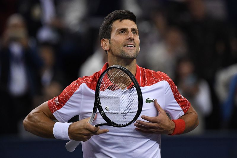 Djokovic vapulea a Zverev y se medirá en la final con el verdugo de Federer