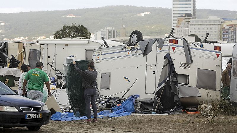 La tormenta tropical Leslie deja 28 heridos leves y miles de personas sin luz en Portugal