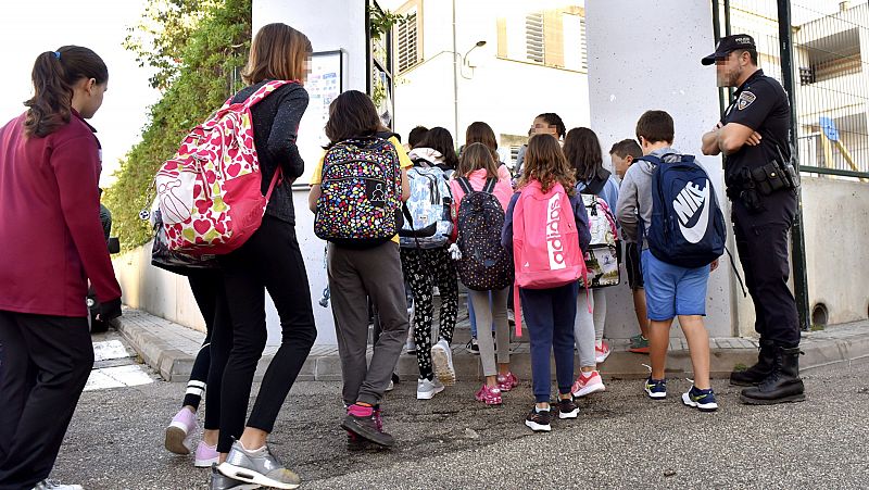 Los niños del Levante de Mallorca vuelven al cole con ayuda de psicólogos
