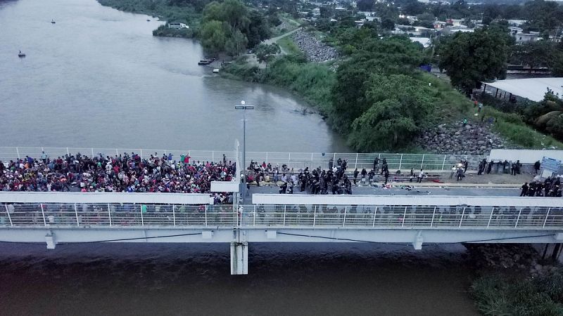 La caravana de hondureños no se detiene ante Trump