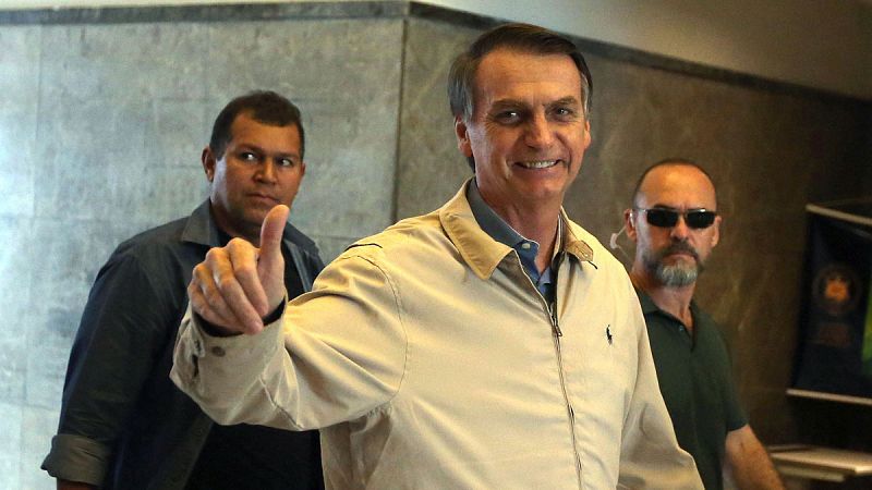 El Tribunal Electoral de Brasil abre una investigación sobre la campaña del ultraderechista Jair Bolsonaro