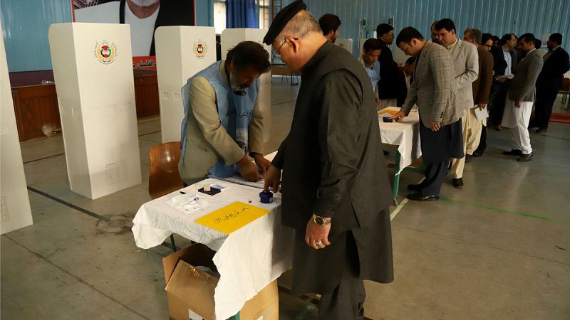 La jornada electoral en Afganistán dejó al menos 67 muertos y 126 heridos