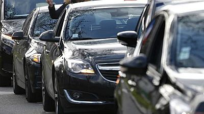 Diez minutos bien empleados - Uber o Cabify ¿segunda oportunidad laboral? - 22/10/18 - Escuchar ahora