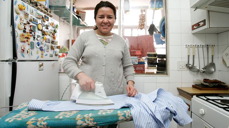 Una de cada tres empleadas domésticas vive por debajo del umbral de la pobreza, según un estudio