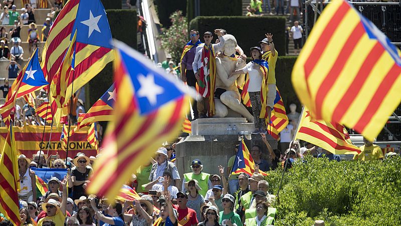 El Senado insta al Gobierno a aplicar el artículo 155 en Cataluña