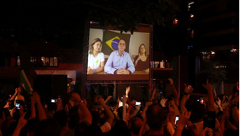 La corrupción, la inseguridad y el apoyo de los evangélicos llevan a Bolsonaro a la presidencia