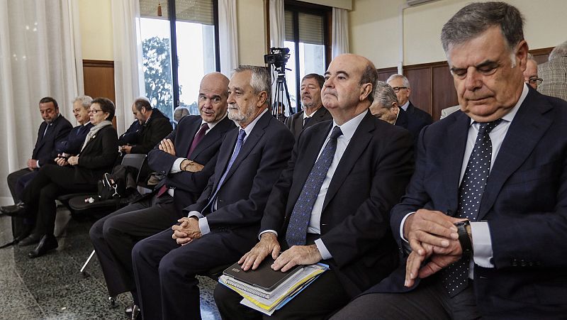 Aplazan el juicio ERE para dar tiempo a la defensa del exconsejero de Empleo Antonio Fernández