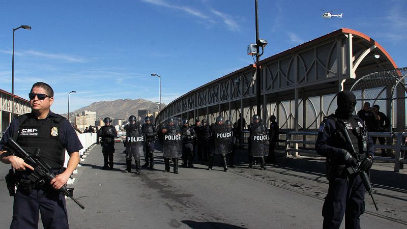 Trump anuncia la construcción de "ciudades de carpas" para los migrantes de la caravana