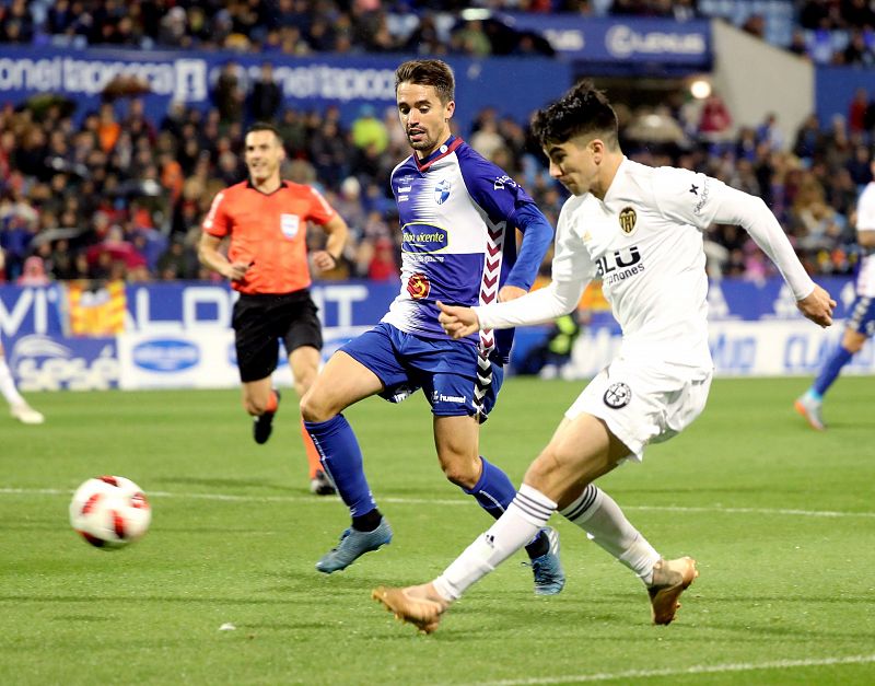 Santi Mina evita el susto para el Valencia; Levante y Lugo empatan como Leganés y Rayo