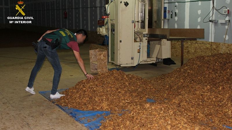 Desmantelada la mayor trama de tabaco falsificado: 47 detenidos y una producción de 34.000 cajetillas por hora