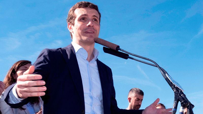 Casado da por buenas las explicaciones de Cospedal pero subraya que su "único compromiso" es con los afiliados