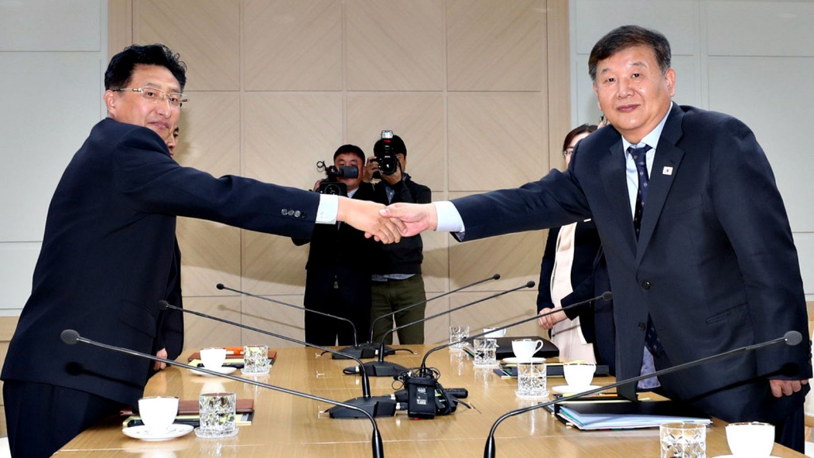 Las dos Coreas han acordado formalizar ante el Comité Olímpico Internacional (COI) su intención de presentar una candidatura para organizar de manera conjunta los Juegos Olímpicos de 2032, informaron hoy medios locales.