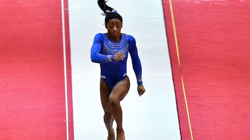 Simone Biles logra el oro en salto y vuelve a hacer historia
