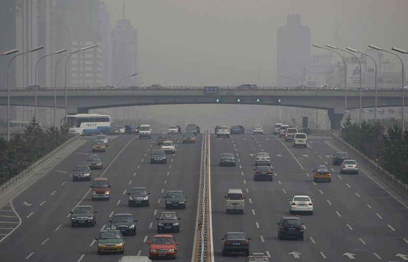Tráfico recomienda circular con la luz de cruce por carretera en invierno también durante el día