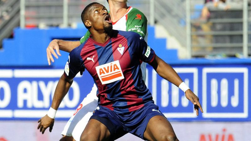 El Eibar remonta y se lleva el derbi ante el Alavés (2-1)