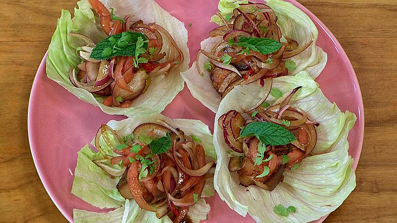 Tacos de lechuga y papada