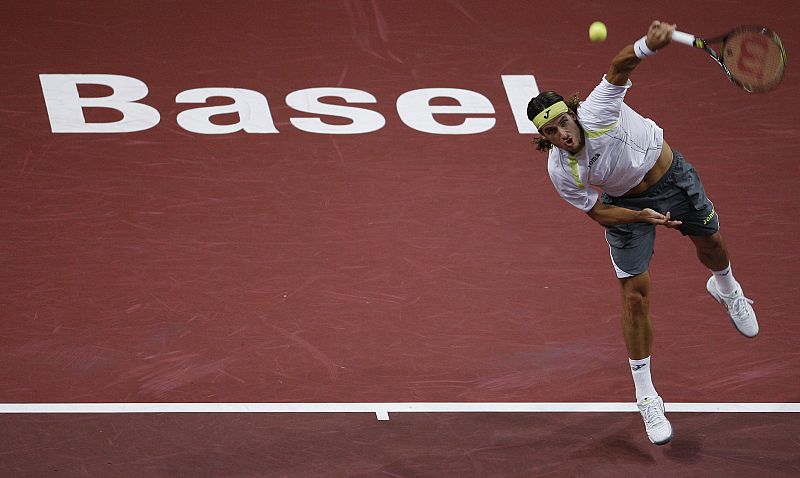 Federer arrolla a Feliciano López en Basilea