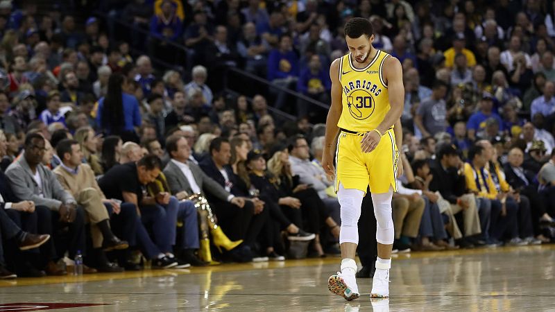 Curry se lesiona en una noche fatídica para los Warriors