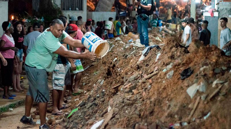 Al menos catorce muertos y once heridos tras un deslizamiento de tierra en Río de Janeiro