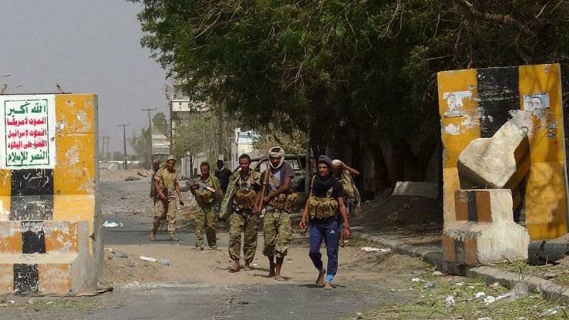 Se recrudece la batalla por la ciudad de Al Hudeida entre los hutíes y la coalición liderada por Arabia Saudí