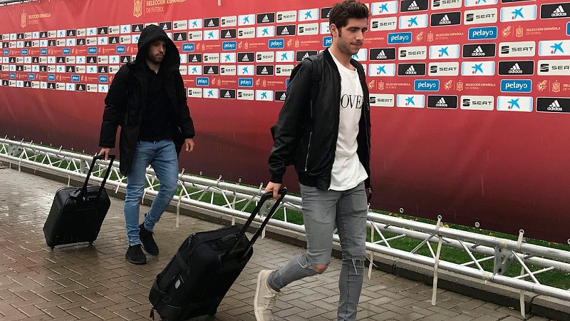 España se concentra bajo la lluvia con Jordi Alba como centro de atención