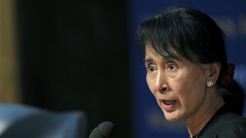 Amnistía Internacional retira su máxima distinción a la Nobel de la Paz Suu Kyi por traicionar sus valores