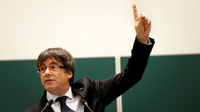 Puigdemont se ofrece como número dos en una lista unitaria para las elecciones europeas pero Junqueras lo rechaza