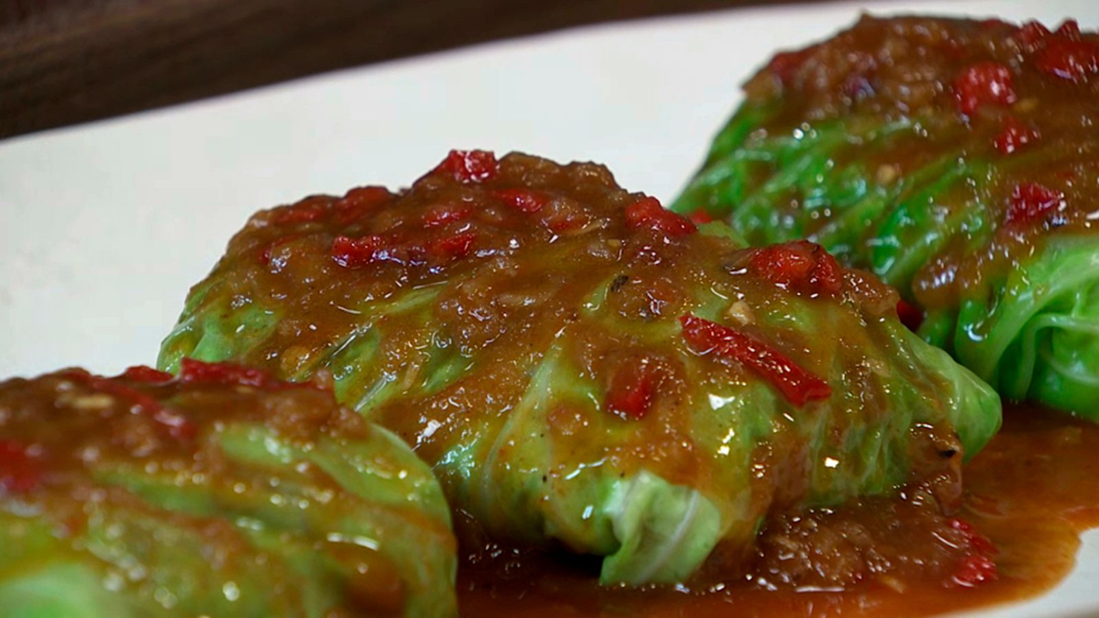 Torres en la cocina - Col rellena de pies de cerdo