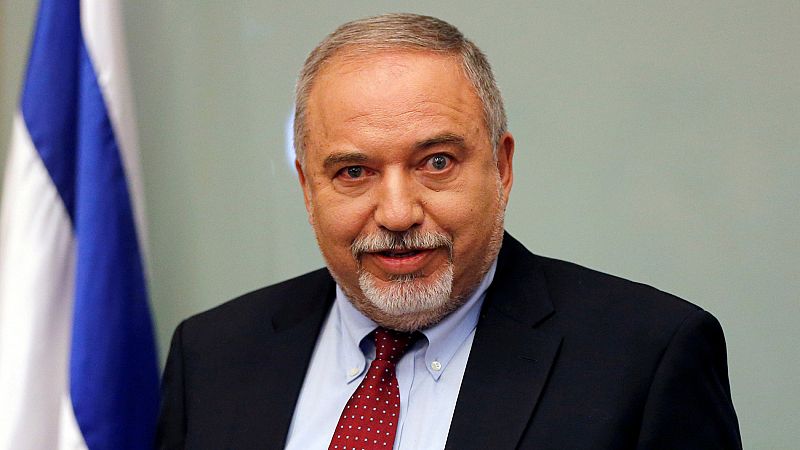 El ministro de Defensa israelí dimite y pide convocar elecciones por su oposición a la tregua en Gaza
