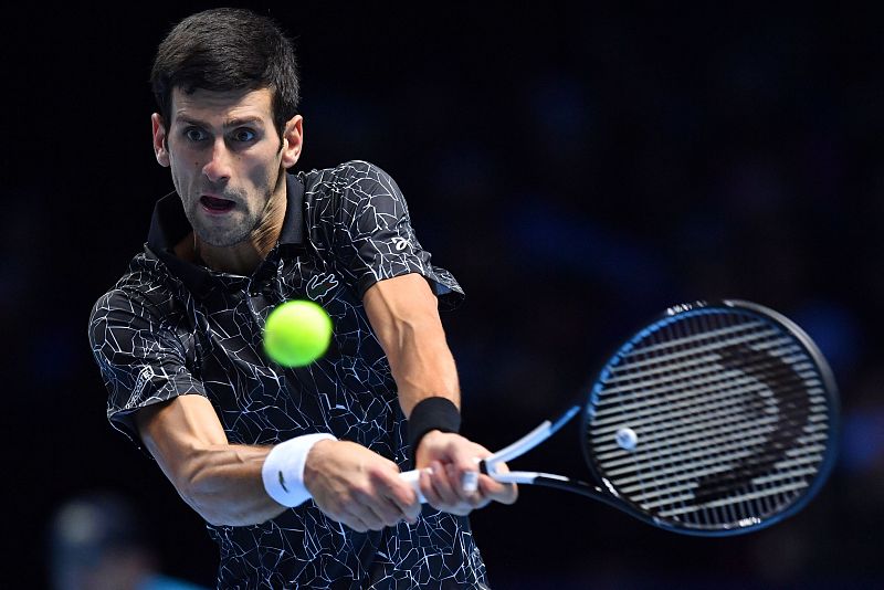 Djokovic se mantiene invicto y luchará contra Zverev en la final