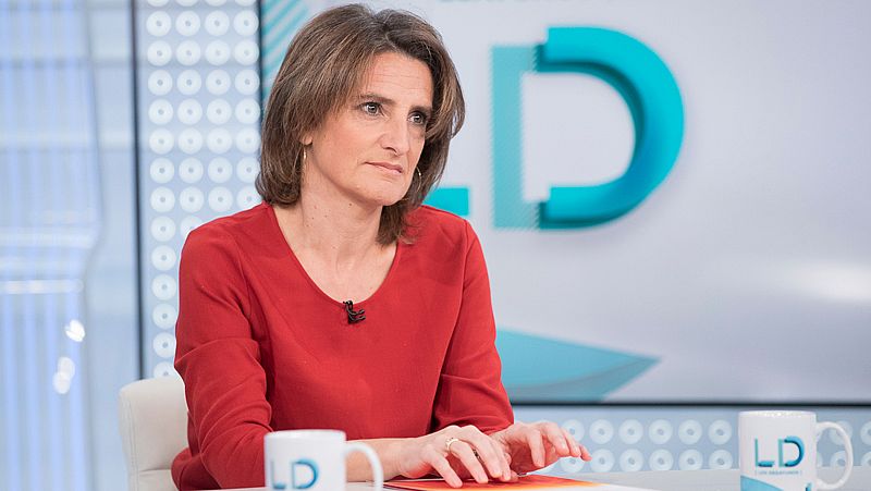 La ministra de Transición Ecológica aclara que el objetivo no es sustituir 28 millones de coches de combustión en 2040