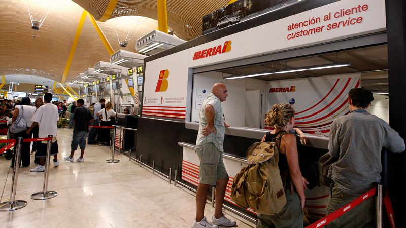 Iberia no podrá obligar a usar los dos trayectos en un viaje de ida y vuelta, según una sentencia del Supremo