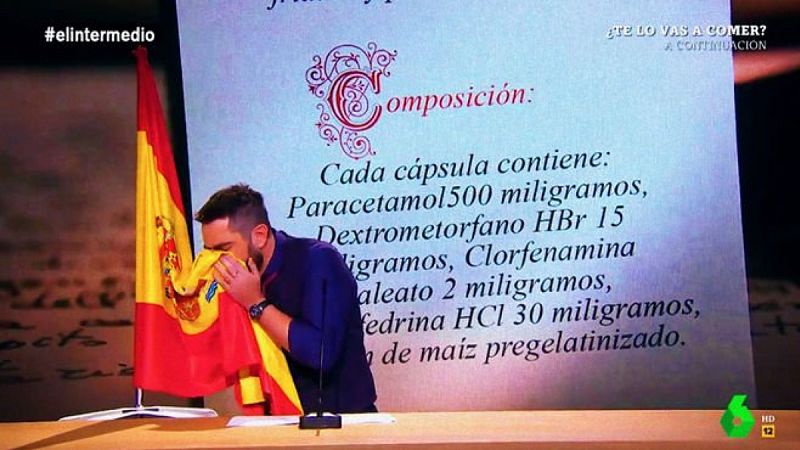 El humorista Dani Mateo, imputado por sonarse la nariz con una bandera de España en televisión