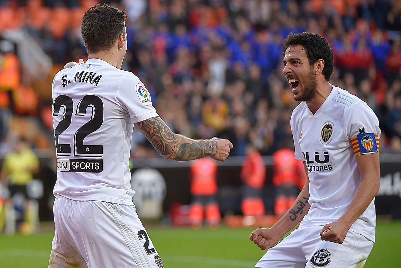 El Valencia sale a flote a costa de un maltrecho Rayo