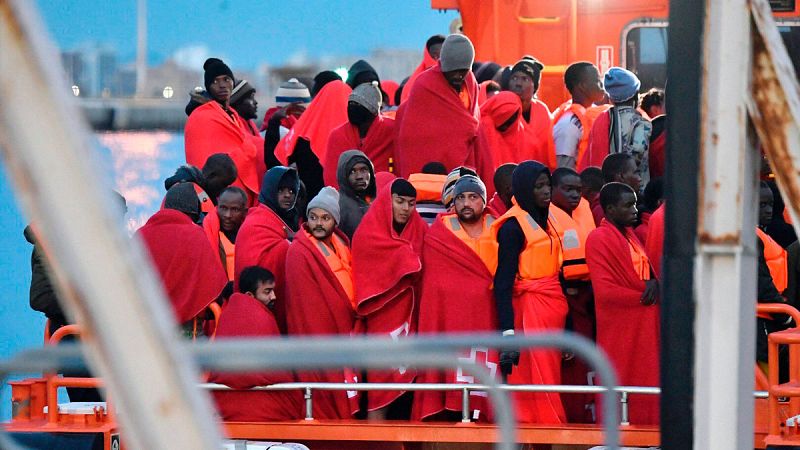 Rescatan a 387 inmigrantes en aguas del mar de Alborán