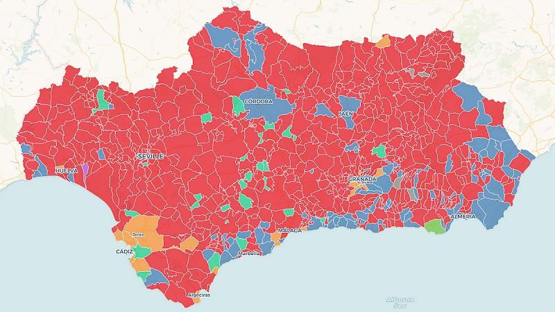 El mapa de la amarga victoria del PSOE en Andalucía: gana la mayoría de los municipios pero solo en tres capitales