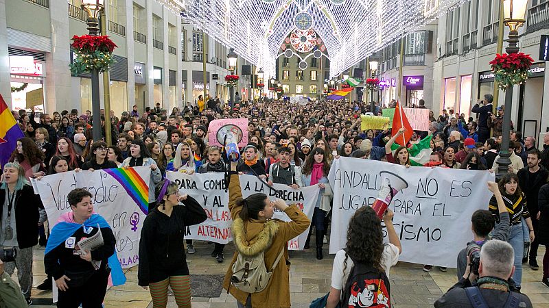 Miles de personas salen a la calle en varias ciudades de Andalucía contra Vox