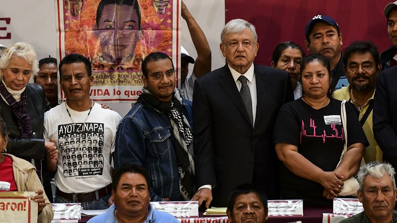 López Obrador reabre la investigación de la desaparición de los 43 estudiantes de Ayotzinapa