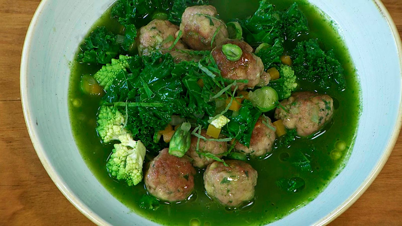 Torres en la cocina - Sopa verde