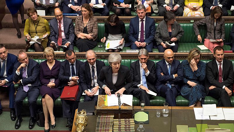 Reino Unido podría quedar ligado a la unión aduanera indefinidamente para evitar una frontera en Irlanda