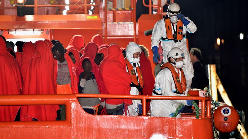 Rescatados 115 inmigrantes de tres pateras en el mar de Alborán