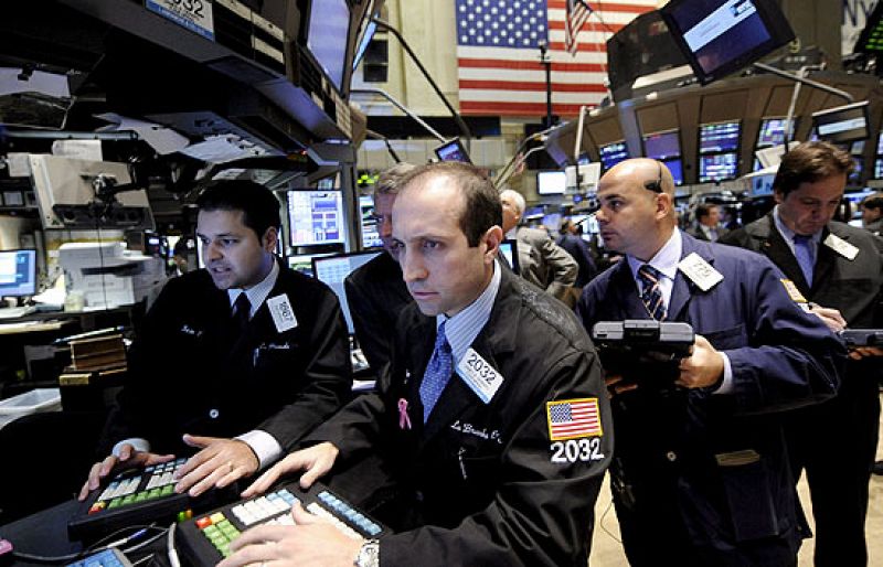 Wall Street logra la segunda mayor subida de su historia y recupera los 9.000 puntos