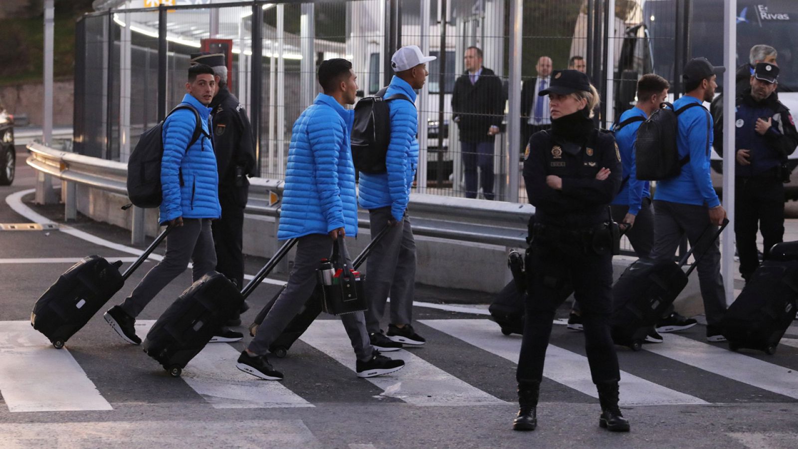 Libertadores: Antidisturbios de toda España vigilarán el River-Boca y deportan a un ultra - RTVE.es | Ver