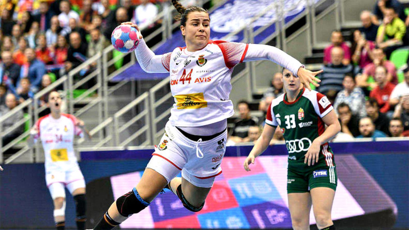 Con el equipo aun reponiéndose tras el desliz ante Hungría y conscientes de que la clasificación describe lo complicado de ese sueño de las semifinales, el principal reto de la selección española femenina de balonmano ha de ser sumar los maximos punt