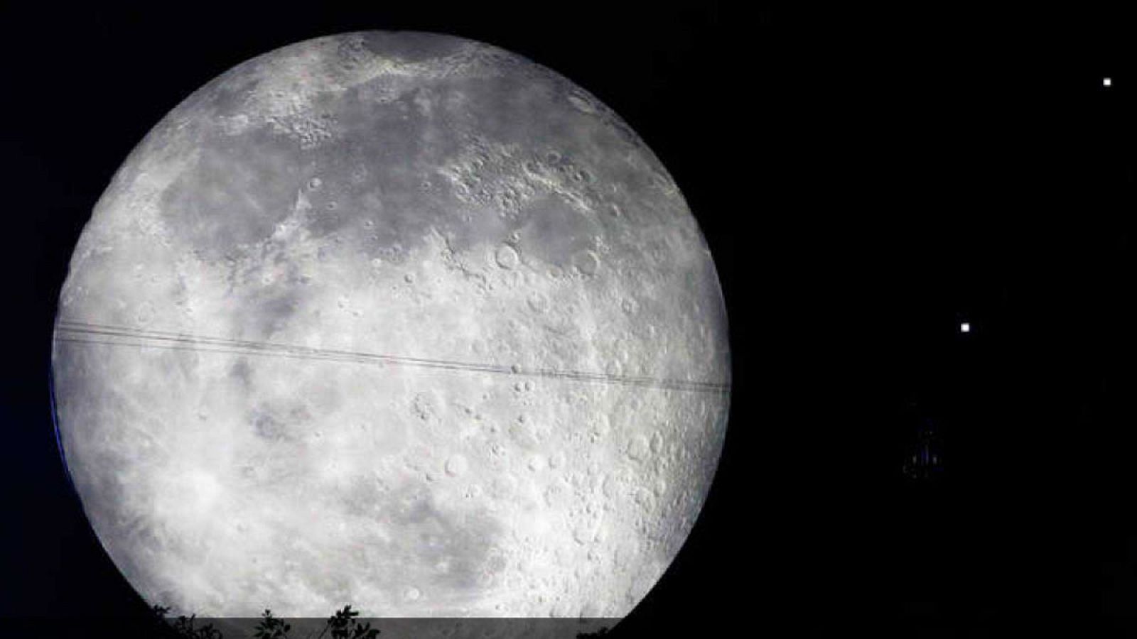 China lanza la primera misión a la cara oculta de la Luna - Informativo 24h | Ver